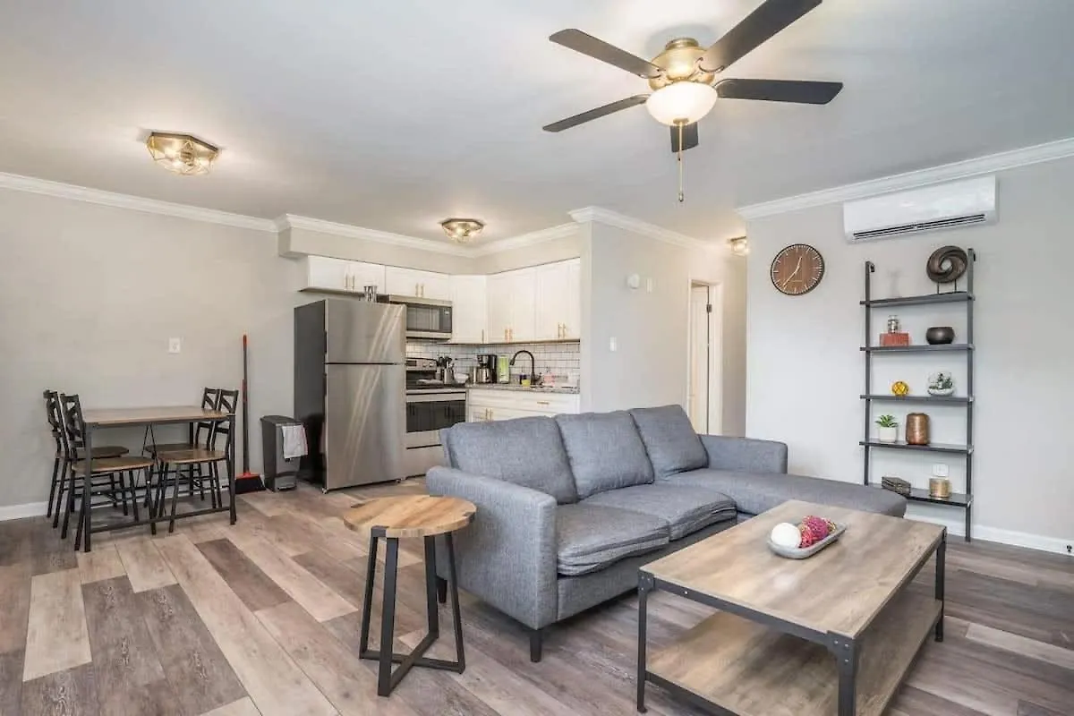 Apartment Ov Mosaic Turtle Suite North Camellia Acres